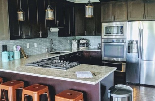 Caryville House | Beautiful spacious lakefront home-Just minutes from I-75