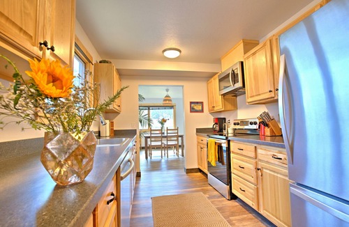 White Salmon House | Beautiful Spacious Home in Downtown White Salmon