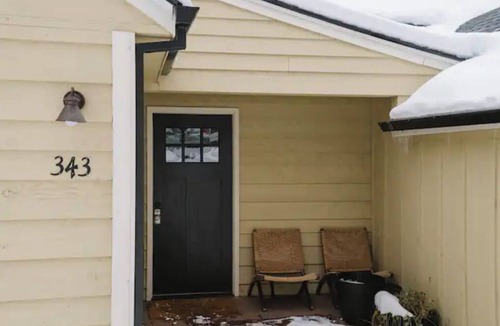 White Salmon House | Beautiful Spacious Home in Downtown White Salmon