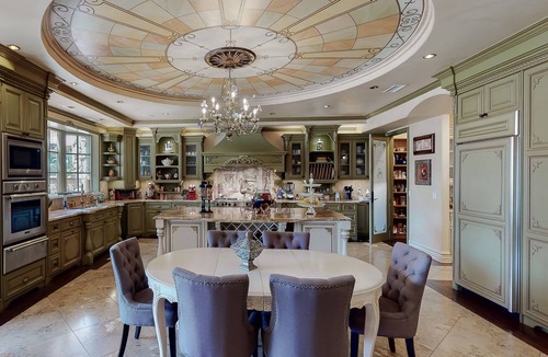 Sherman Oaks House | Beautiful Spanish Villa
