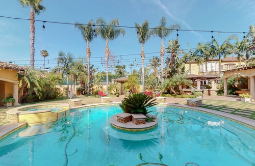 Sherman Oaks House | Beautiful Spanish Villa