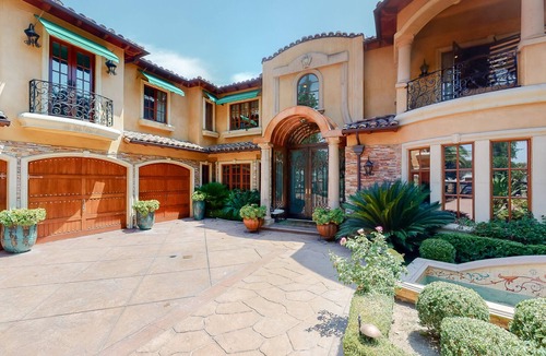 Sherman Oaks House | Beautiful Spanish Villa