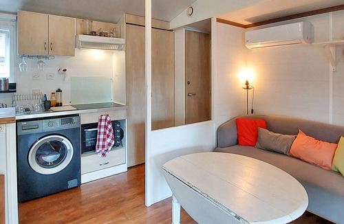 Saint-Paul-les-Dax House | Beautiful (sta)caravan in Saint-Paul-lès-Dax