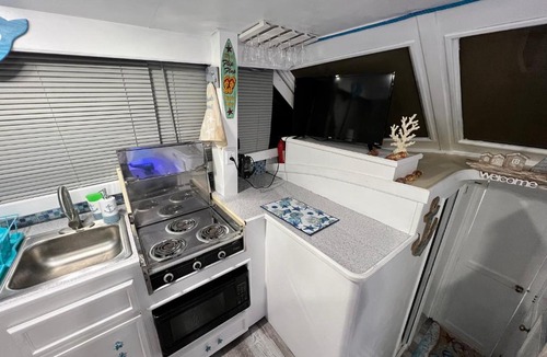 Marathon Boat Rental | BEAUTIFUL STAY ON THE WATER