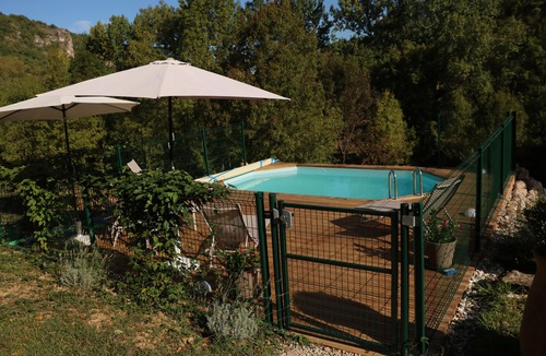 Bruniquel Cottage | Beautiful stone house in a large park, heated swimming pool, guaranteed peace and quiet.