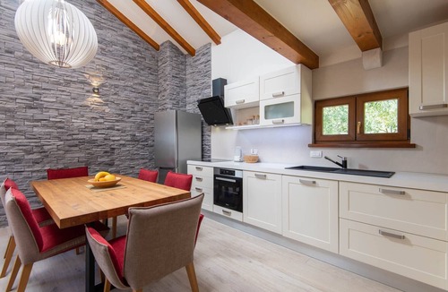 Orebic House | Beautiful stone house in the quiet neighborhood