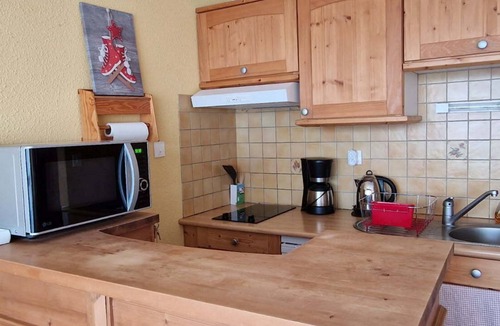 Saint-Lary-Soulan Apartment | Beautiful STUDIO (27 m2) SAINT LARY SOULAN, 200m from the Pistes, classified 2 * : 4 pers