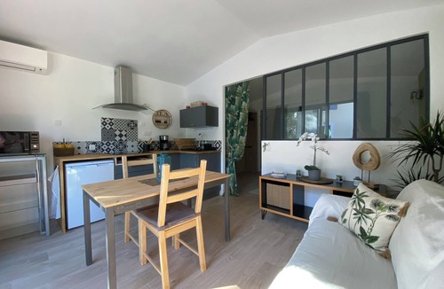 Le Pontet Apartment | Beautiful studio 3* near Avignon with swiming pool