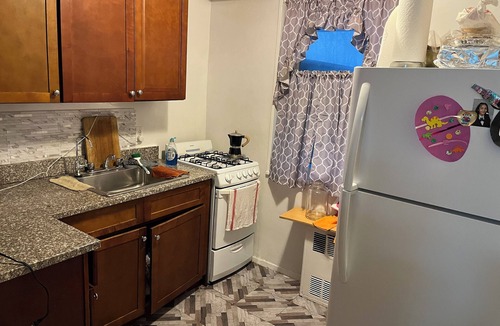 Spuyten Duyvil Apartment | Beautiful studio apartment with a nice balcony