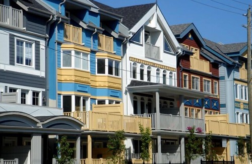 The Beaches Apartment | Beautiful Studio apartment across the lake in the "Beaches"