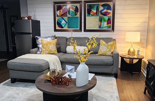 Acworth House | Beautiful studio, cozy and quiet.