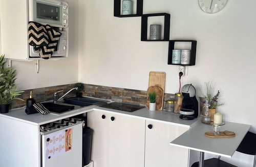 Bressols Apartment | Beautiful studio