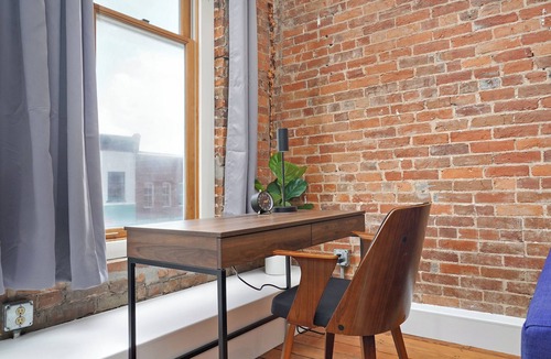 Springfield Apartment | Beautiful Studio Loft with AC & Wifi on Historic C - Street in Springfield