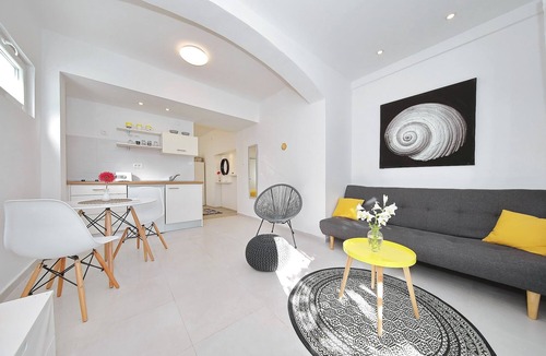 Zadar Apartment | Beautiful Studio near beach in Zadar Diklo