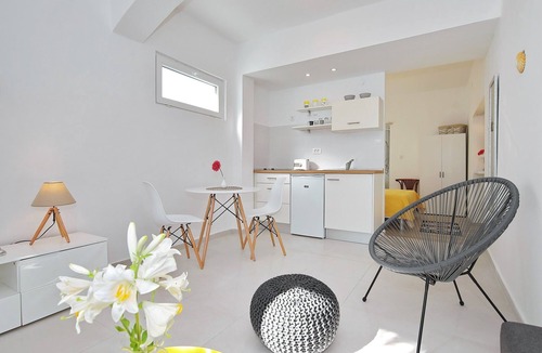 Zadar Apartment | Beautiful Studio near beach in Zadar Diklo