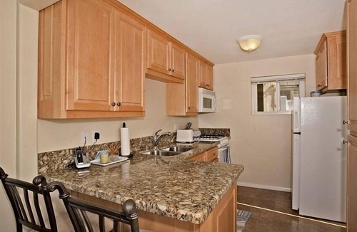 South Mission Beach House | Beautiful Studio Unit Steps from the Beach - Dover Court