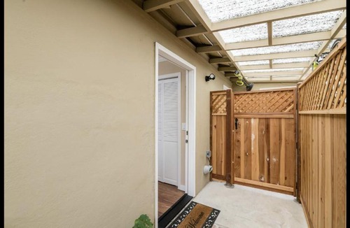 Redwood City Apartment | Beautiful Studio