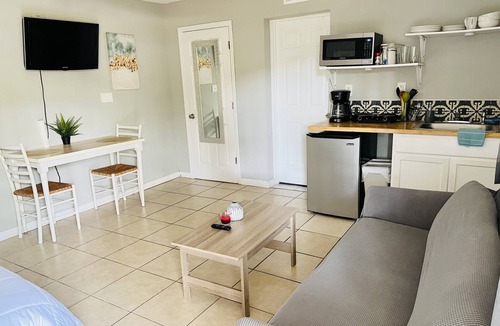 Jacksonville Apartment | Beautiful Studio! Very peaceful, very safe!n