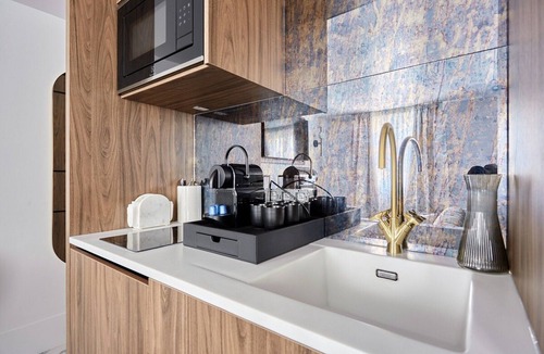 Paris City Center Apartment | Beautiful Studio with AC - Louvre Palais Royal
