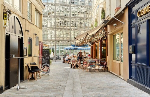 Paris City Center Apartment | Beautiful Studio with AC - Louvre Palais Royal