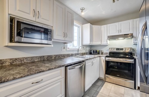 Communaute-Urbaine-de-l'Outaouais House | Beautiful stylish home with 3 bed rooms, a den and 2 full bathrooms