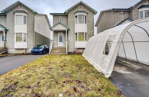 Communaute-Urbaine-de-l'Outaouais House | Beautiful stylish home with 3 bed rooms, a den and 2 full bathrooms