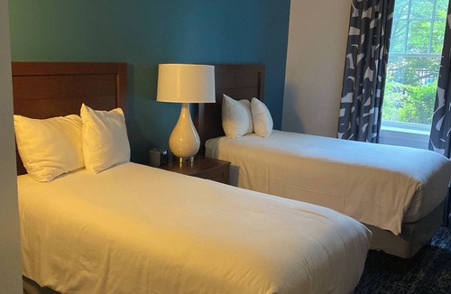 The Point Resort | Beautiful suite & great location. Folk fest weekend !