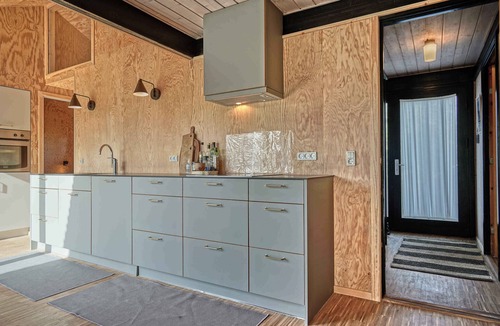 Arnager House | Beautiful summer house near the water