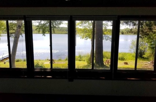 Christmas Cottage | Beautiful sunsets/lake views - Near Pictured Rocks