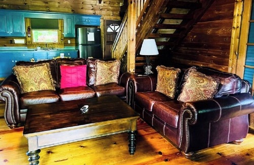 Pine Mountain Valley Cabin | Beautiful sunsets, decks, firepit!