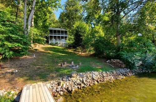 Spring City House | Beautiful Sunsets with a Dock on Watts Bar Lake - Perfect July 4th Location