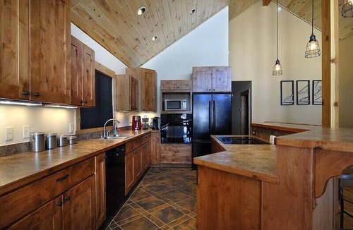Mount Crested Butte House | Beautiful Sweeping Views! (STR301174)
