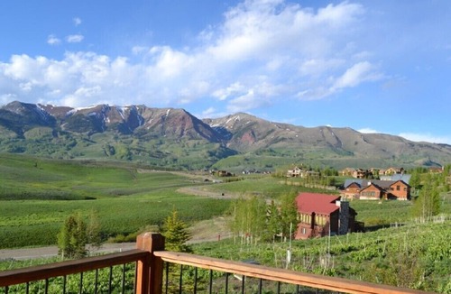 Mount Crested Butte House | Beautiful Sweeping Views! (STR301174)