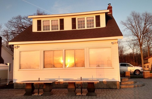 Blossvale House | !Beautiful Sylvan Beach Sunsets!