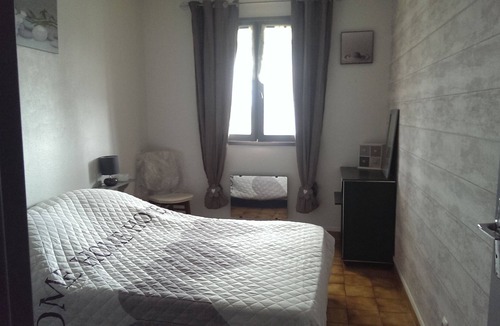 Le Chateau Apartment | Beautiful T2 10mm walk from the beach