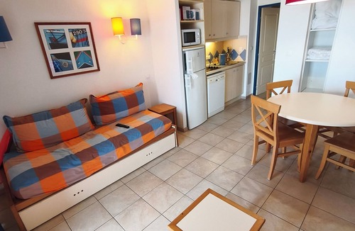 Le Barcares Apartment | BEAUTIFUL T2 APARTMENT WITH TERRACE - VIEW OF LAC MARIN - CLOSE TO BEACHES BARCARÈS