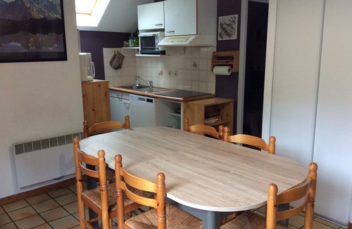 Cauterets Apartment | Beautiful T3 in chalet for 6 people, 2 bedrooms, all comfort, private parking.
