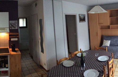 Cauterets Apartment | Beautiful T3 in chalet for 6 people, 2 bedrooms, all comfort, private parking.