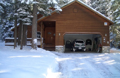 Truckee House | Beautiful Tahoe Donner 4 bedroom PERFECT FAMILY rental home. Near All ski areas!