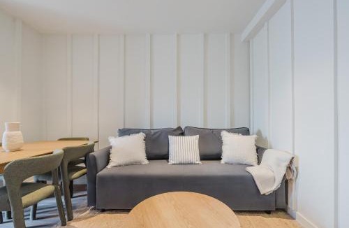 Hostafrancs Apartment | Beautiful Terrace Apartment near Plaza Espanya