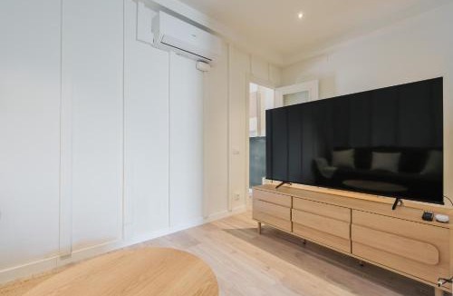 Hostafrancs Apartment | Beautiful Terrace Apartment near Plaza Espanya