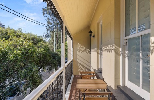 Cooks Hill Apartment | Beautiful Terrace Home with Courtyard