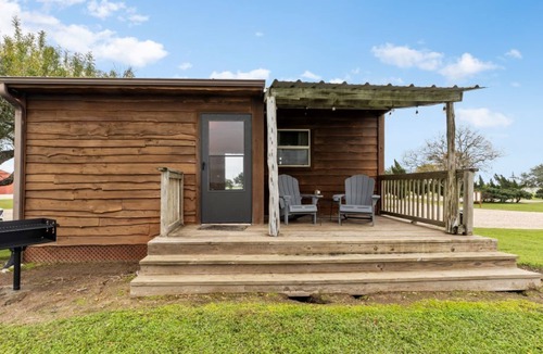 Danevang Cabin | ★Beautiful Texas ranch retreat with lake.cabin#3 ★