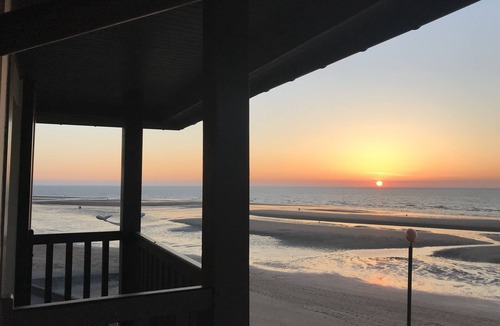 Blonville-sur-Mer Apartment | Beautiful three room apartment on the beach, superb view