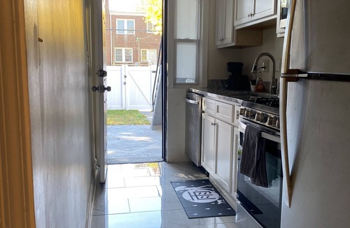 Washington Apartment | Beautiful Three Bedroom in SE DC.