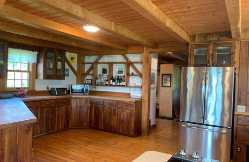 New Haven House | Beautiful timber frame just minutes to Middlebury!