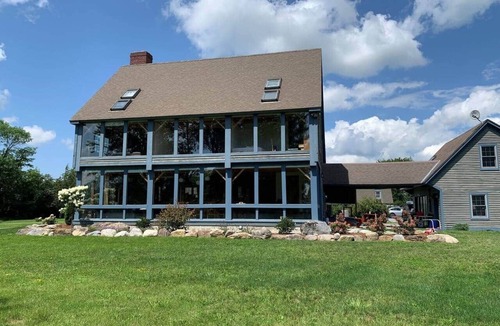 New Haven House | Beautiful timber frame just minutes to Middlebury!