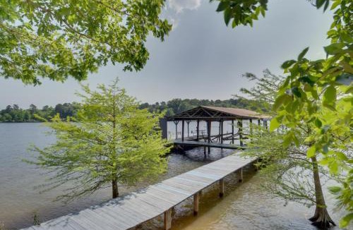 Turtle Beach House | Beautiful Toledo Bend Retreat w/Private Dock