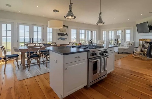 Tom Nevers House | Beautiful Tom nevers home with ocean facing deck!