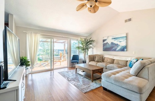 Del Mar Heights House | Beautiful Torrey Pines Home with Pool/Spa